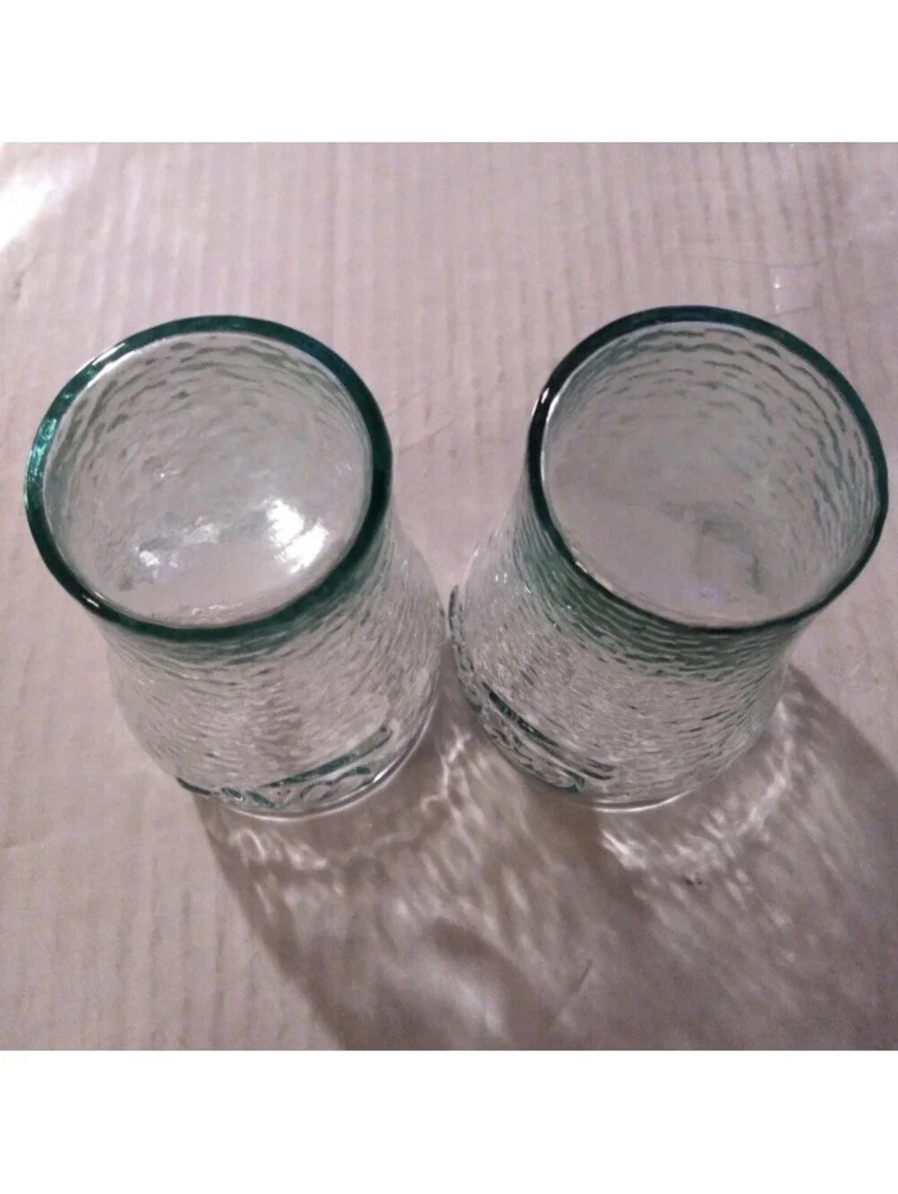 VTG COCA-COLA HEAVY GREEN PEBBLED GLASS 64 0Z COKE PITCHER-WITH 2 GLASSES 1999